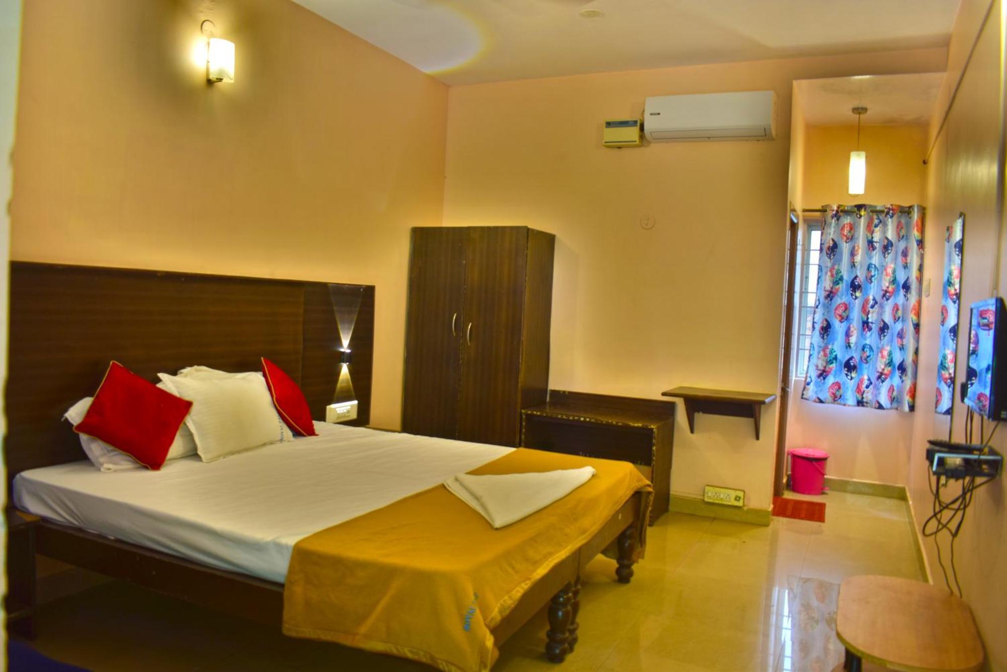 Jains Royal Palace Resorts Yelagiri Bagian luar foto