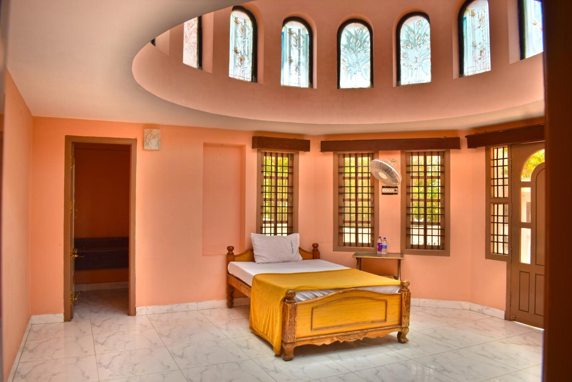 Jains Royal Palace Resorts Yelagiri Bagian luar foto