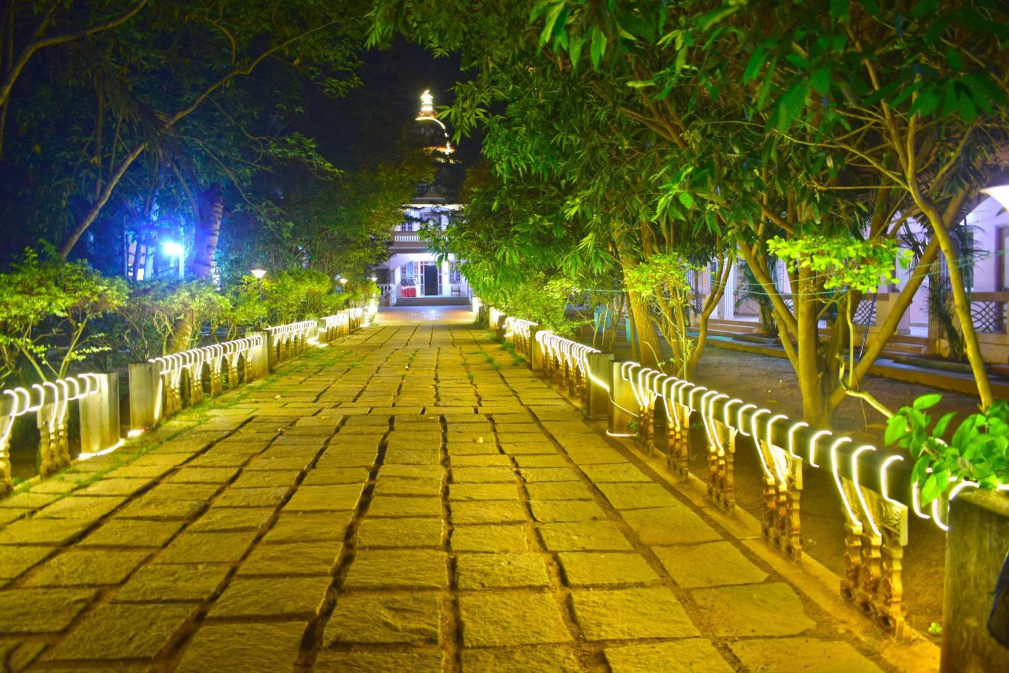Jains Royal Palace Resorts Yelagiri Bagian luar foto