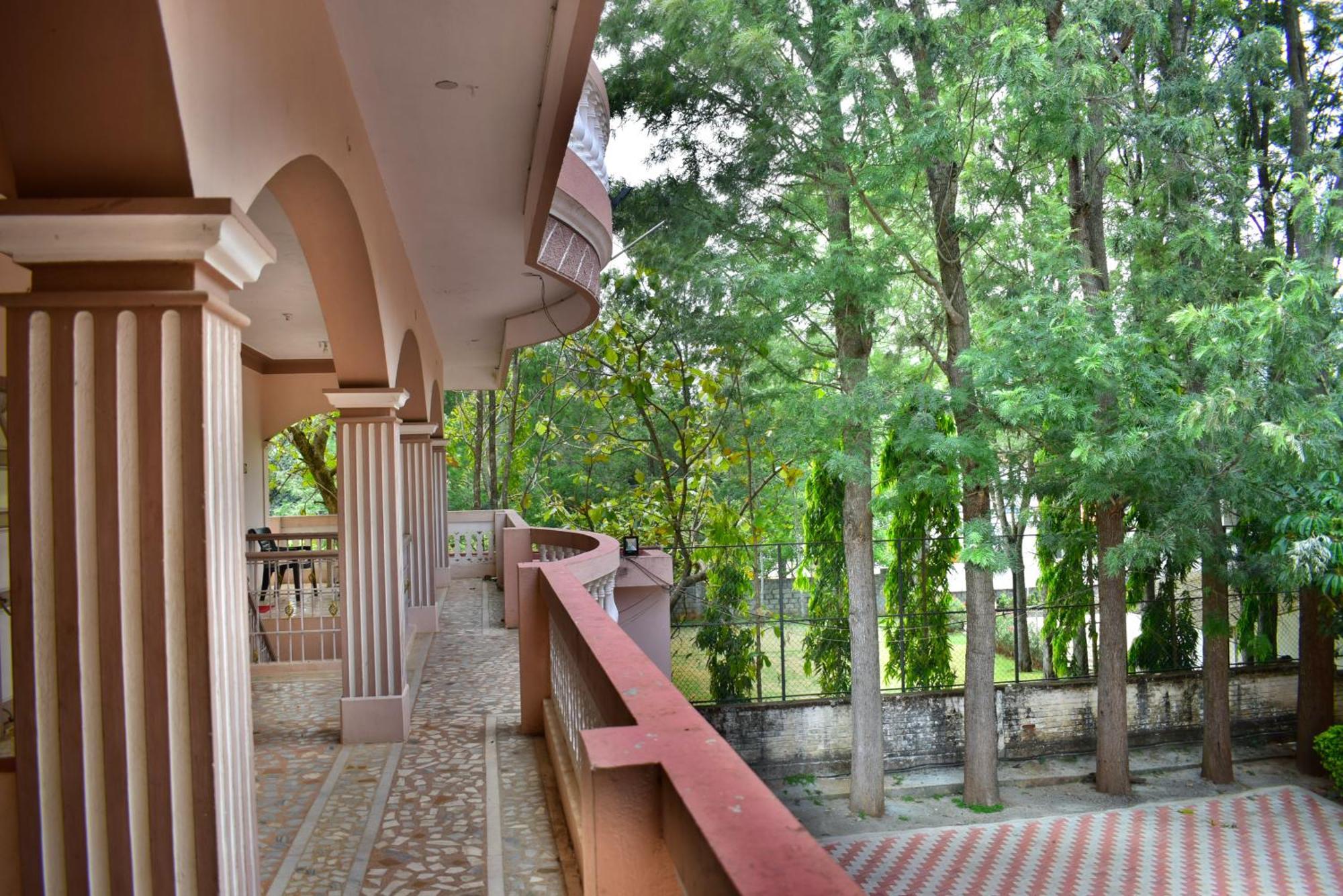 Jains Royal Palace Resorts Yelagiri Bagian luar foto