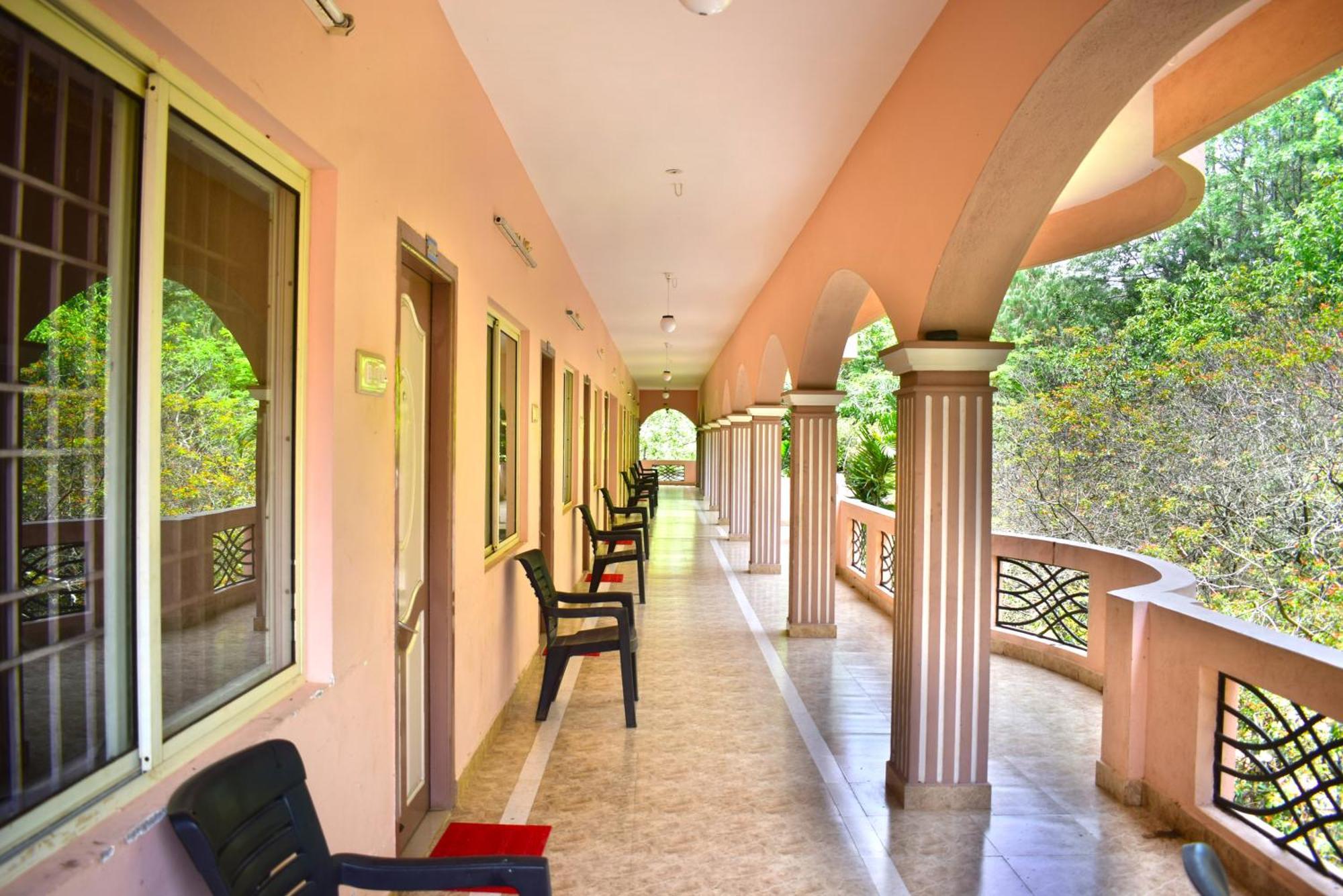 Jains Royal Palace Resorts Yelagiri Bagian luar foto