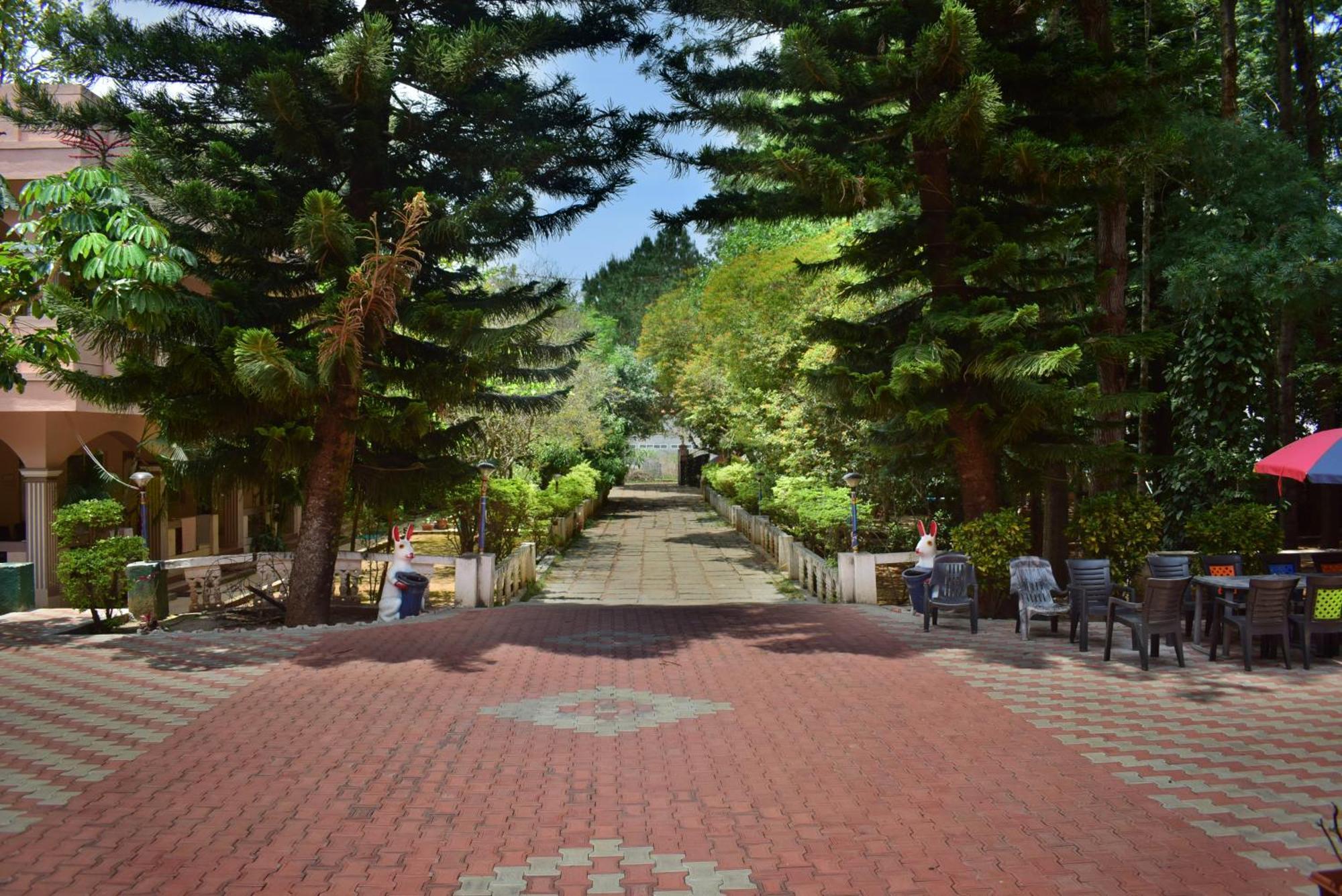 Jains Royal Palace Resorts Yelagiri Bagian luar foto