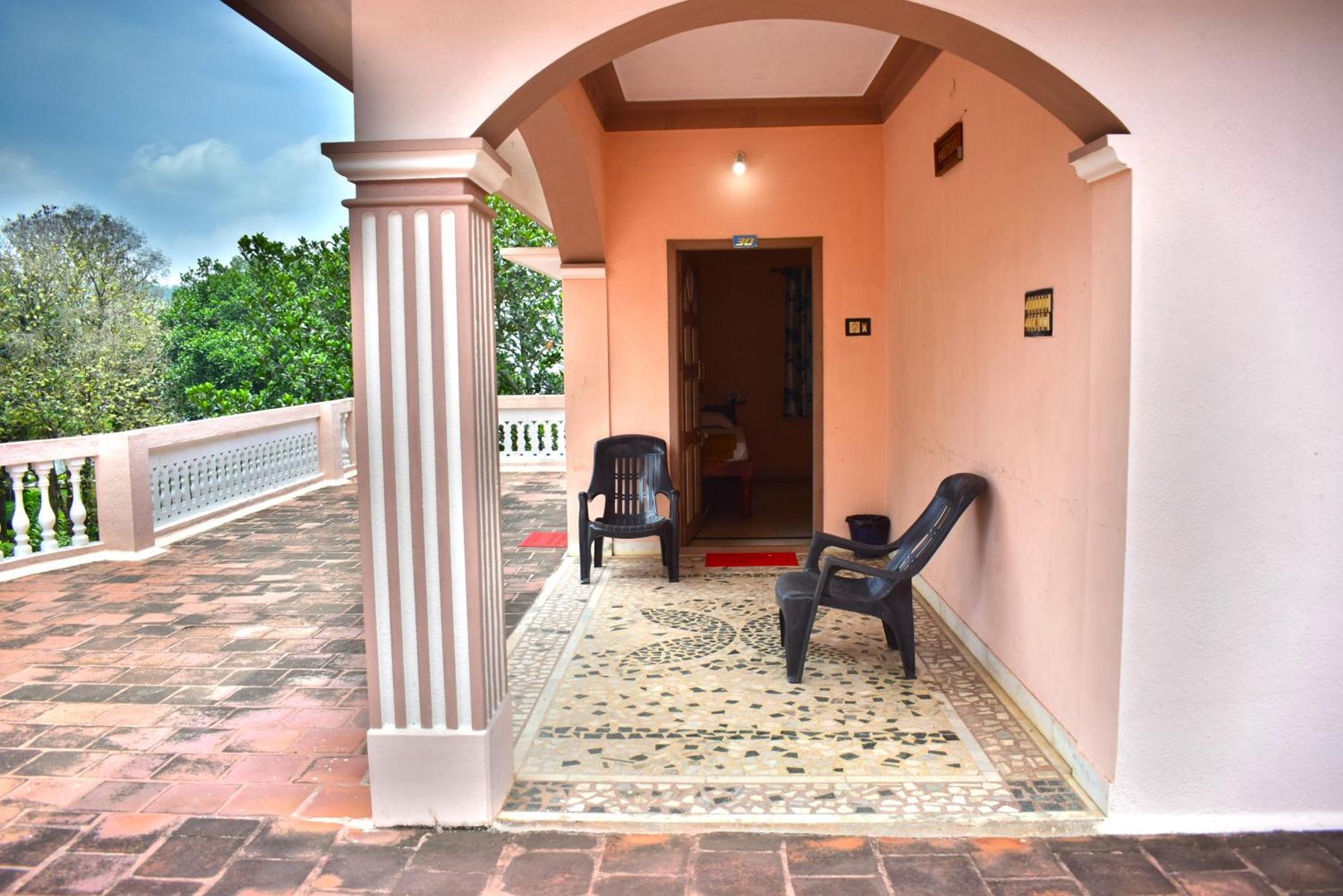 Jains Royal Palace Resorts Yelagiri Bagian luar foto