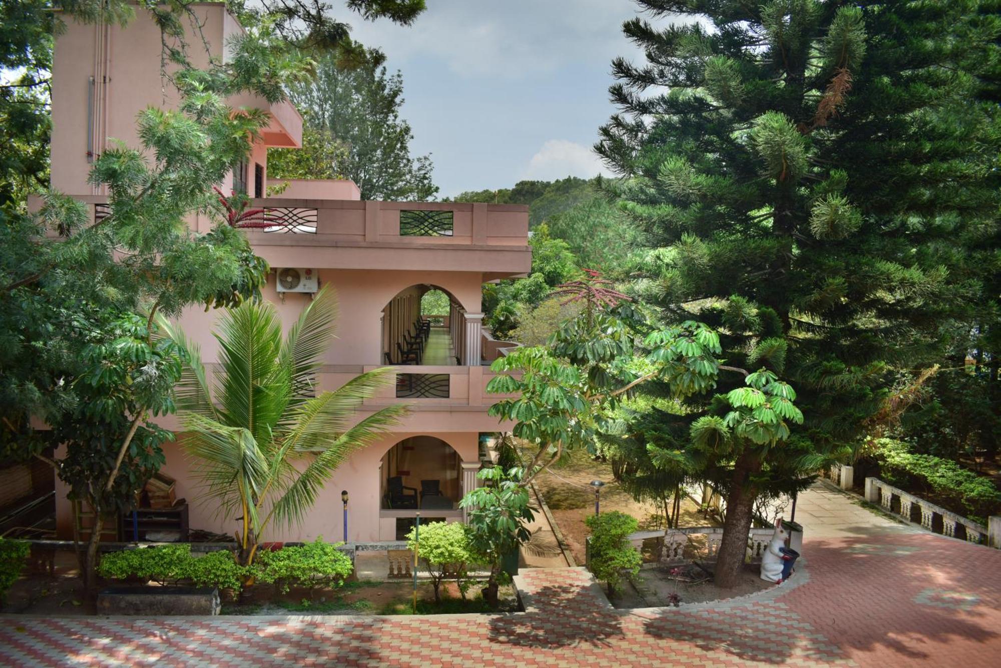 Jains Royal Palace Resorts Yelagiri Bagian luar foto