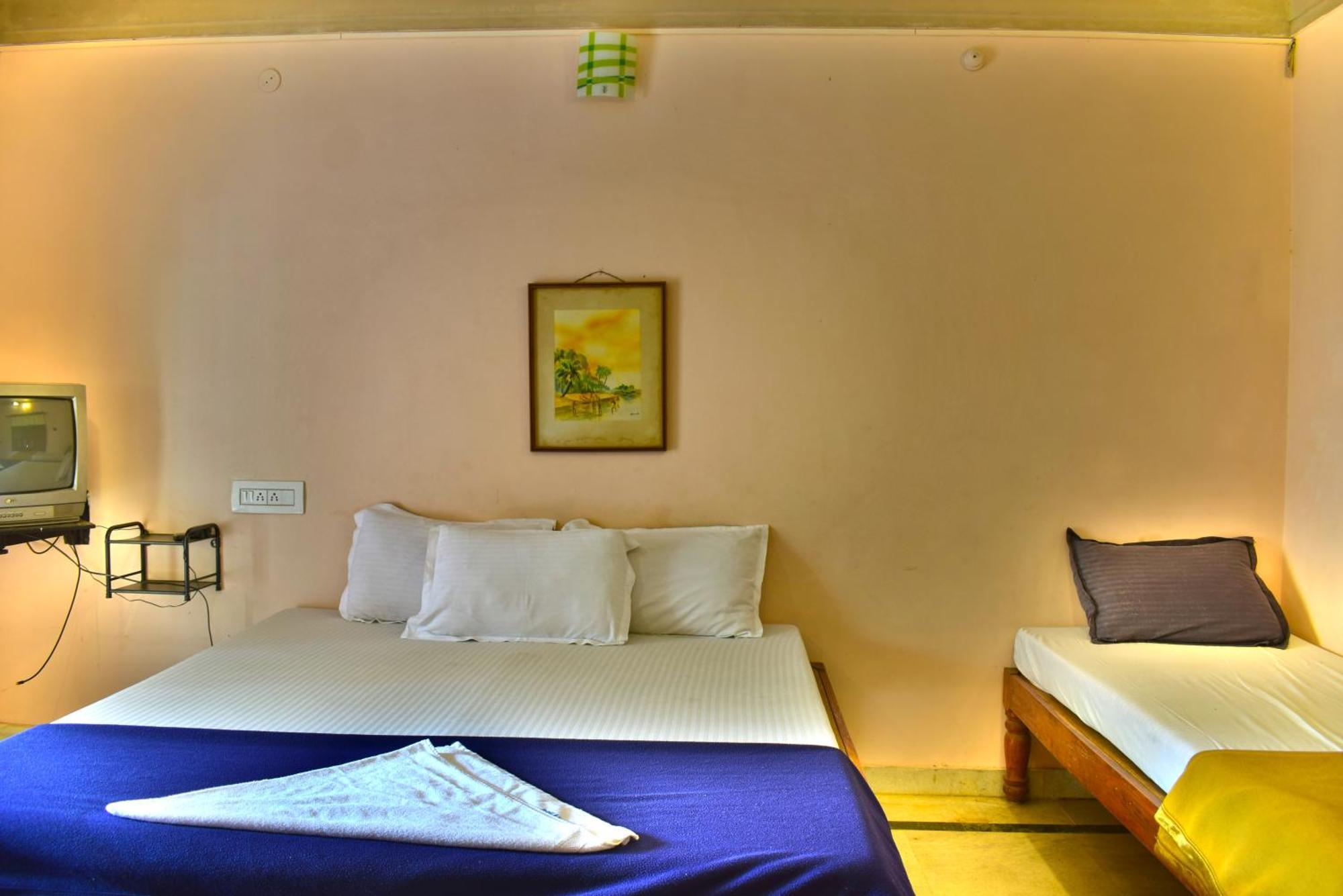 Jains Royal Palace Resorts Yelagiri Bagian luar foto