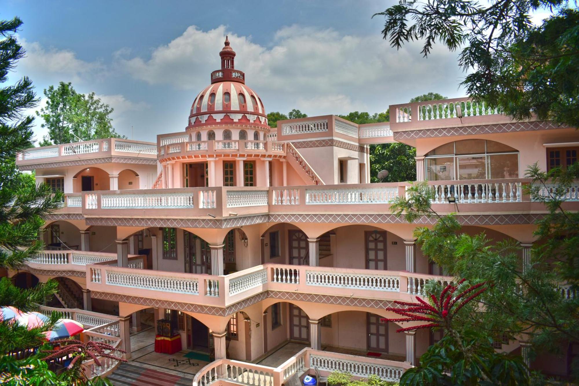 Jains Royal Palace Resorts Yelagiri Bagian luar foto