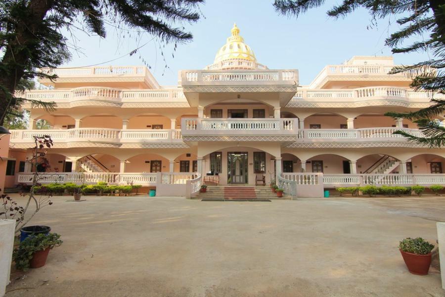 Jains Royal Palace Resorts Yelagiri Bagian luar foto