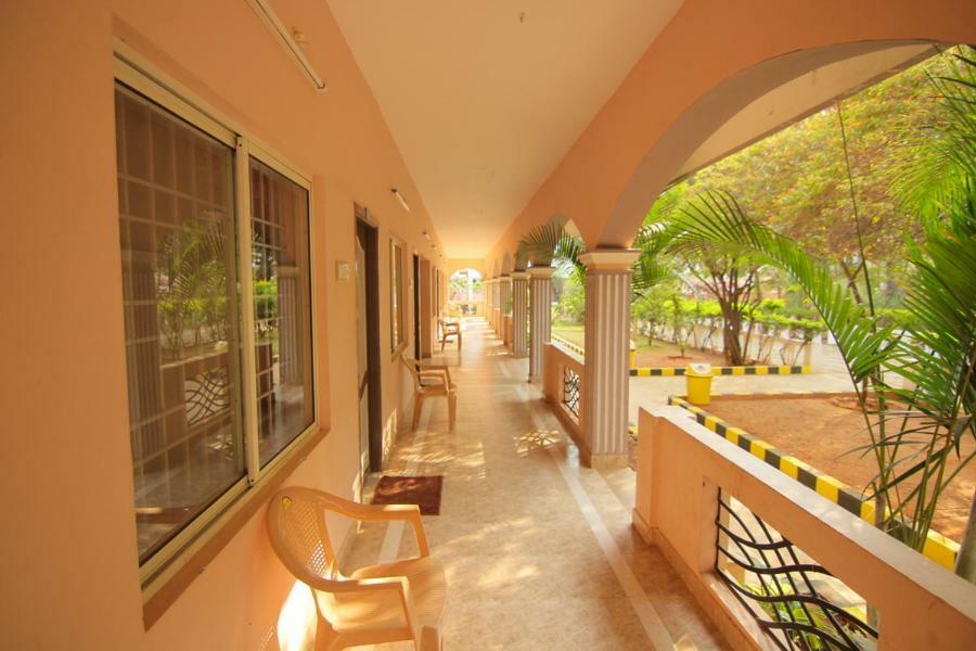 Jains Royal Palace Resorts Yelagiri Bagian luar foto