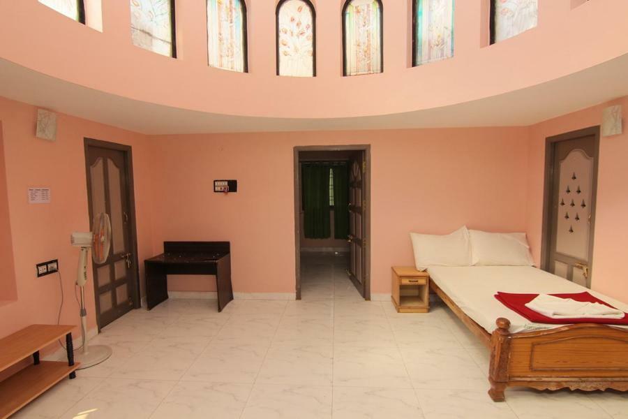 Jains Royal Palace Resorts Yelagiri Bagian luar foto