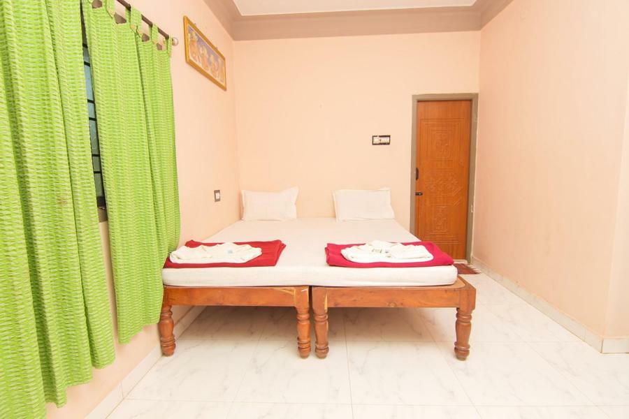 Jains Royal Palace Resorts Yelagiri Bagian luar foto