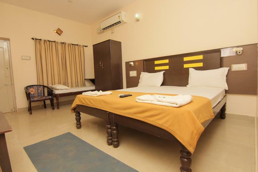 Jains Royal Palace Resorts Yelagiri Bagian luar foto