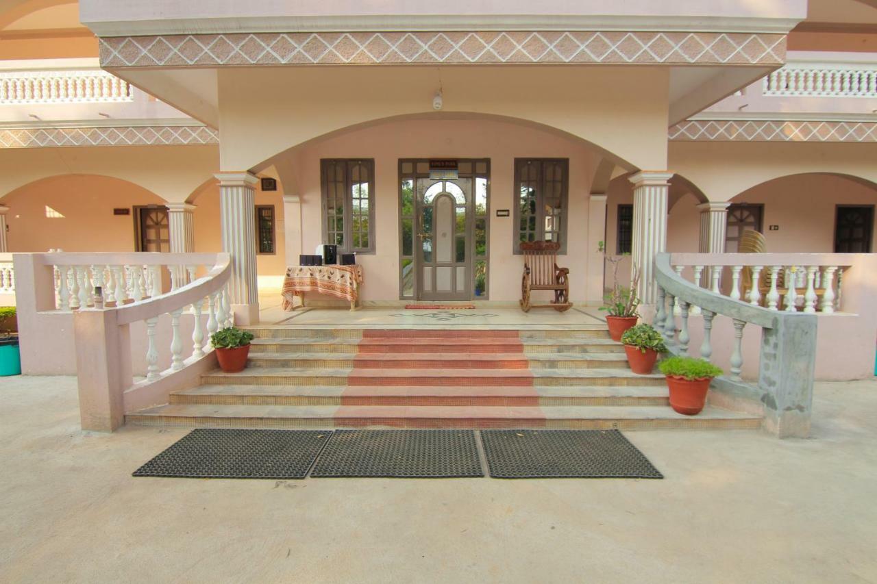 Jains Royal Palace Resorts Yelagiri Bagian luar foto