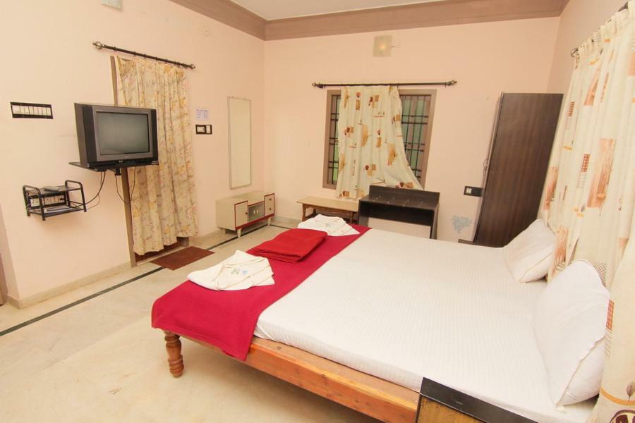 Jains Royal Palace Resorts Yelagiri Bagian luar foto