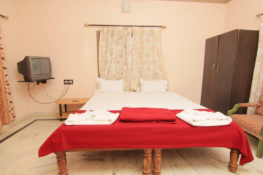 Jains Royal Palace Resorts Yelagiri Bagian luar foto