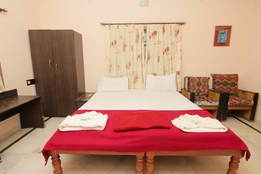 Jains Royal Palace Resorts Yelagiri Bagian luar foto