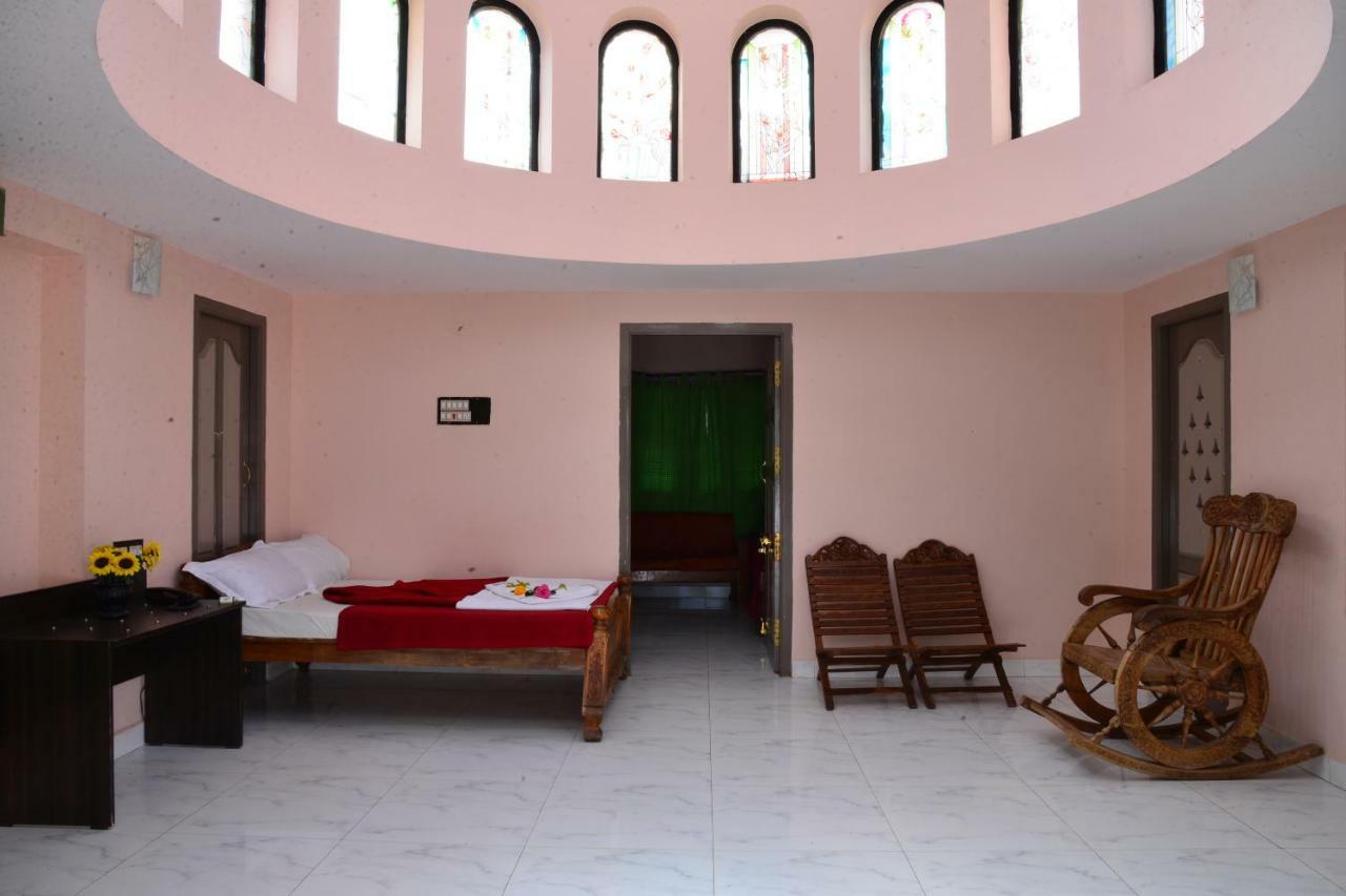 Jains Royal Palace Resorts Yelagiri Bagian luar foto